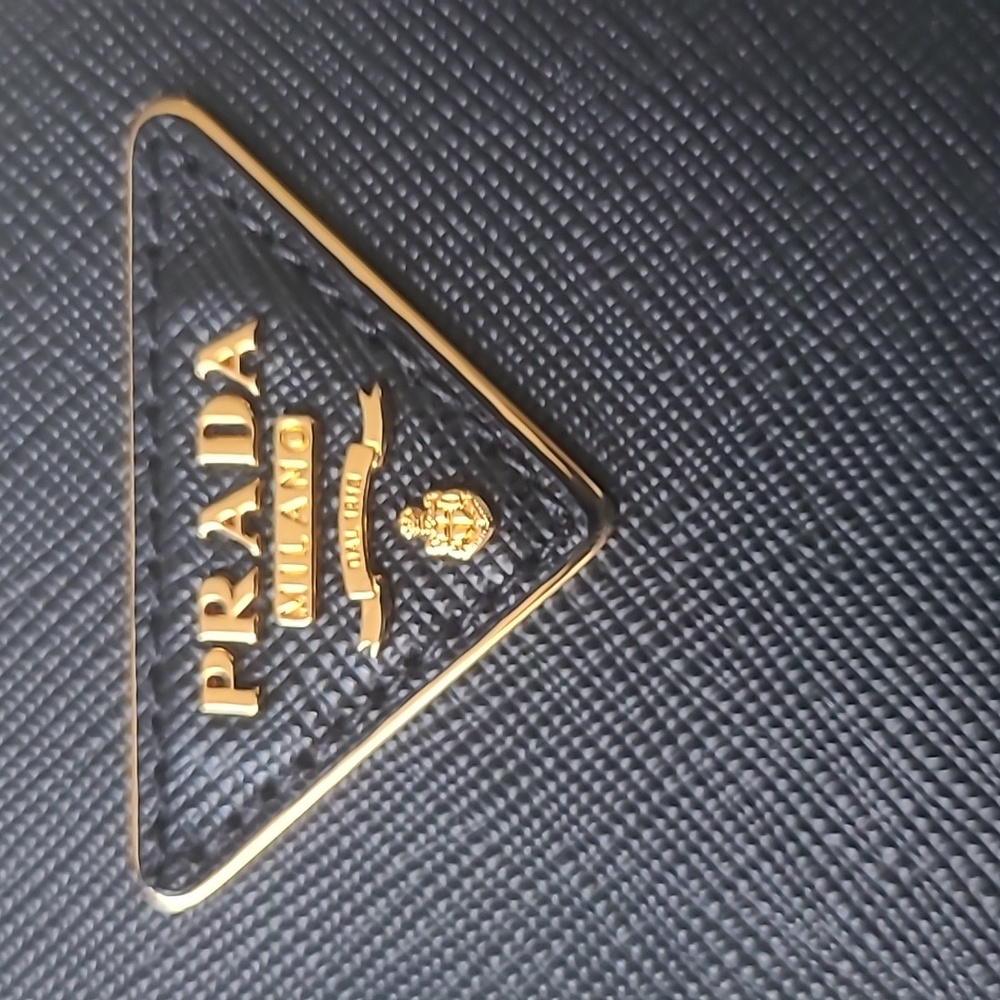 PRADA Crocodile Galleria Saffiano Leather Black Bag - Picture 8 of 17